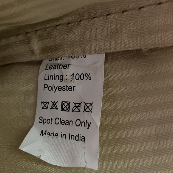 Red Leather Flowered Shoulder Bag - Picture 9 of 15